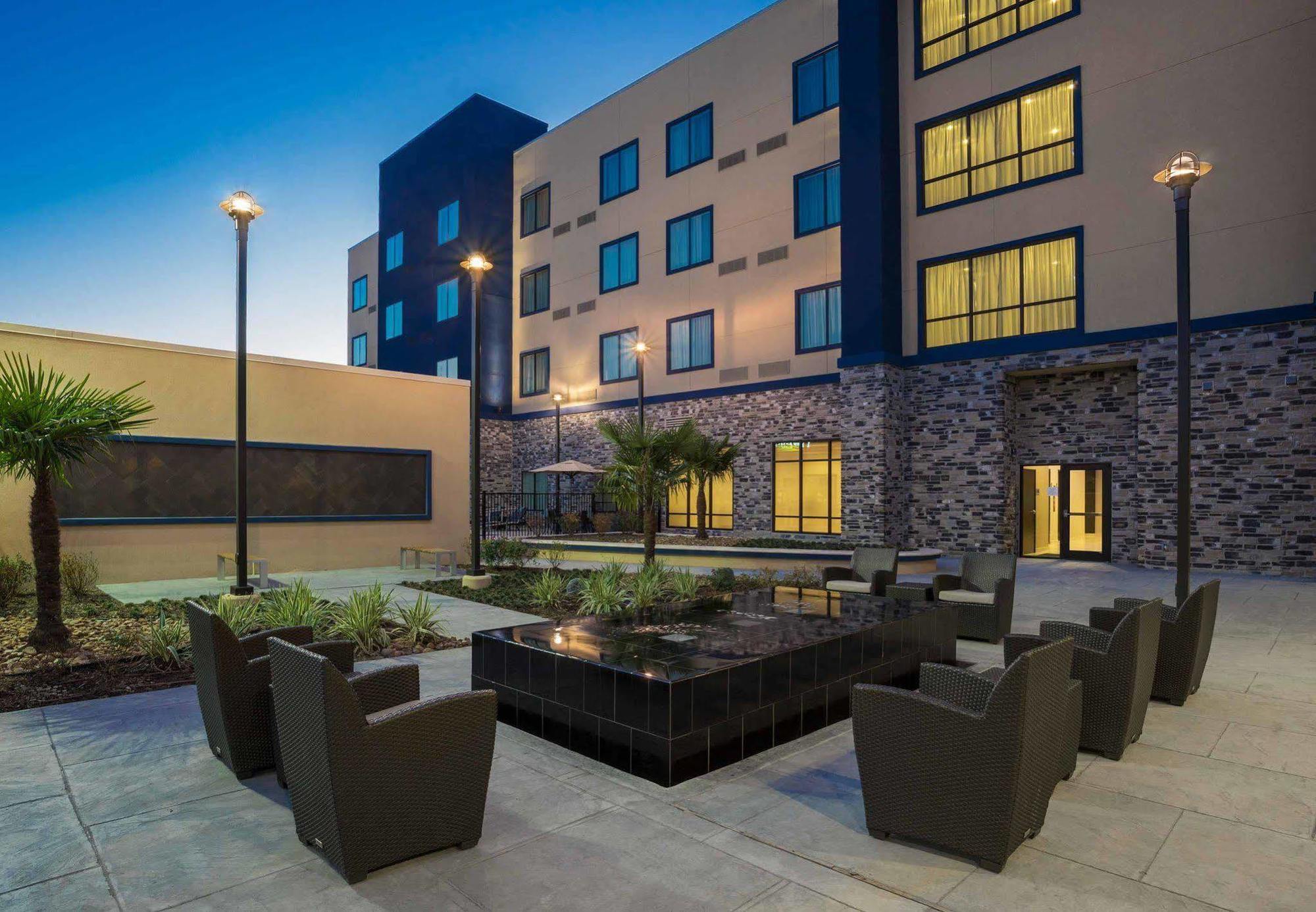 Courtyard By Marriott Houston Katy Mills Hotel Exterior photo